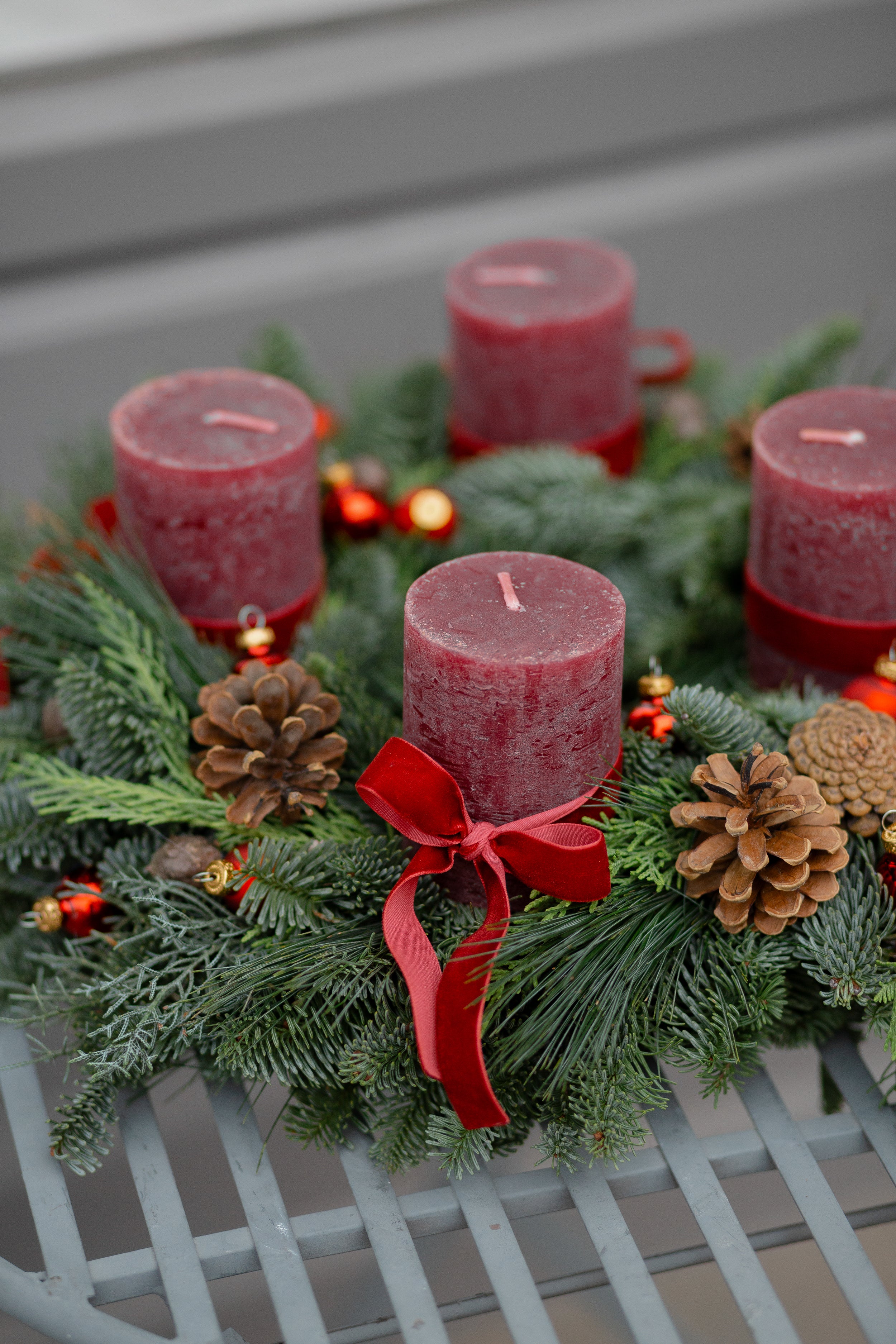 Weihnachtskranz mit Deko Rot 30cm