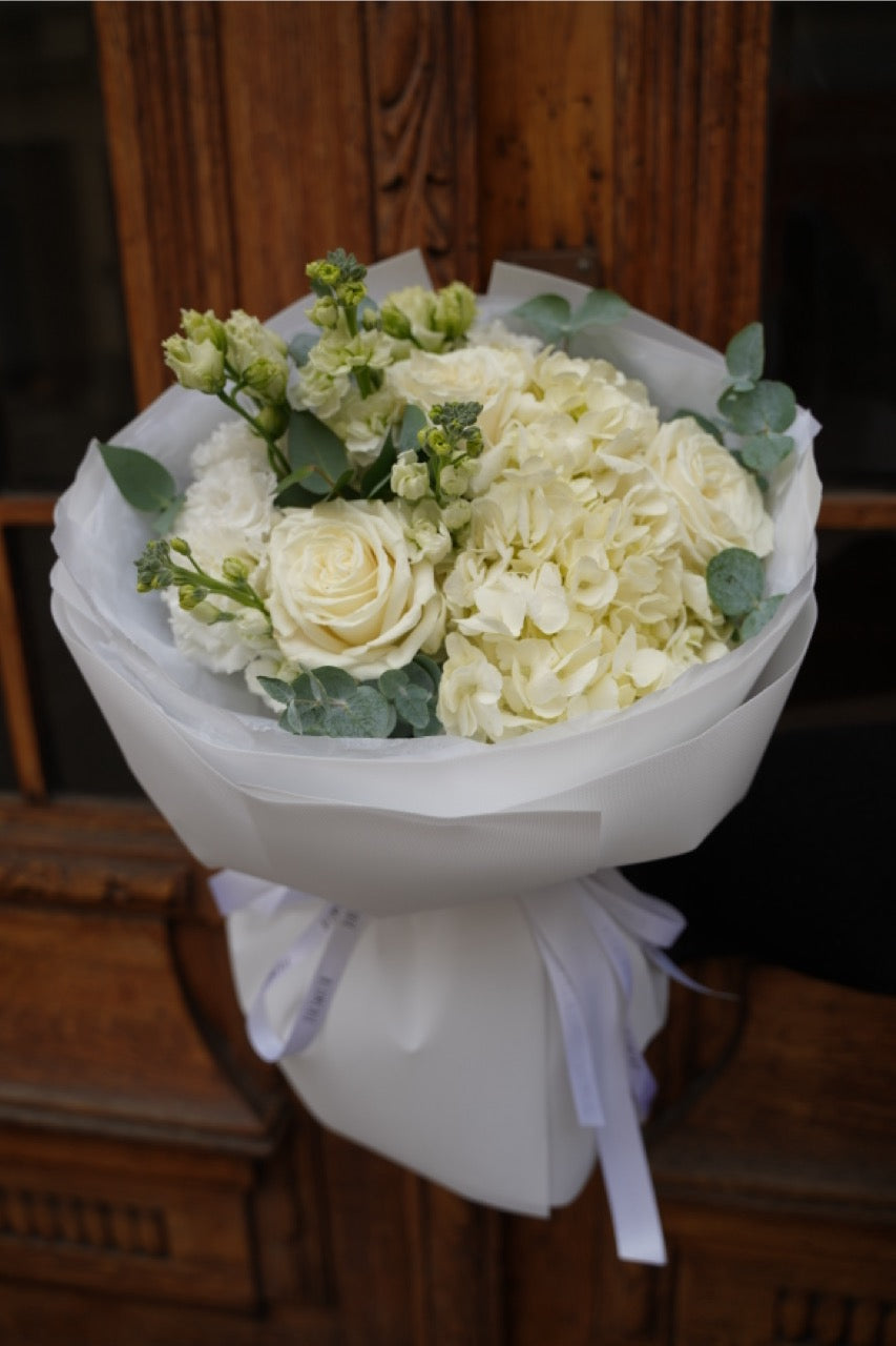 Blumerie Classic White small