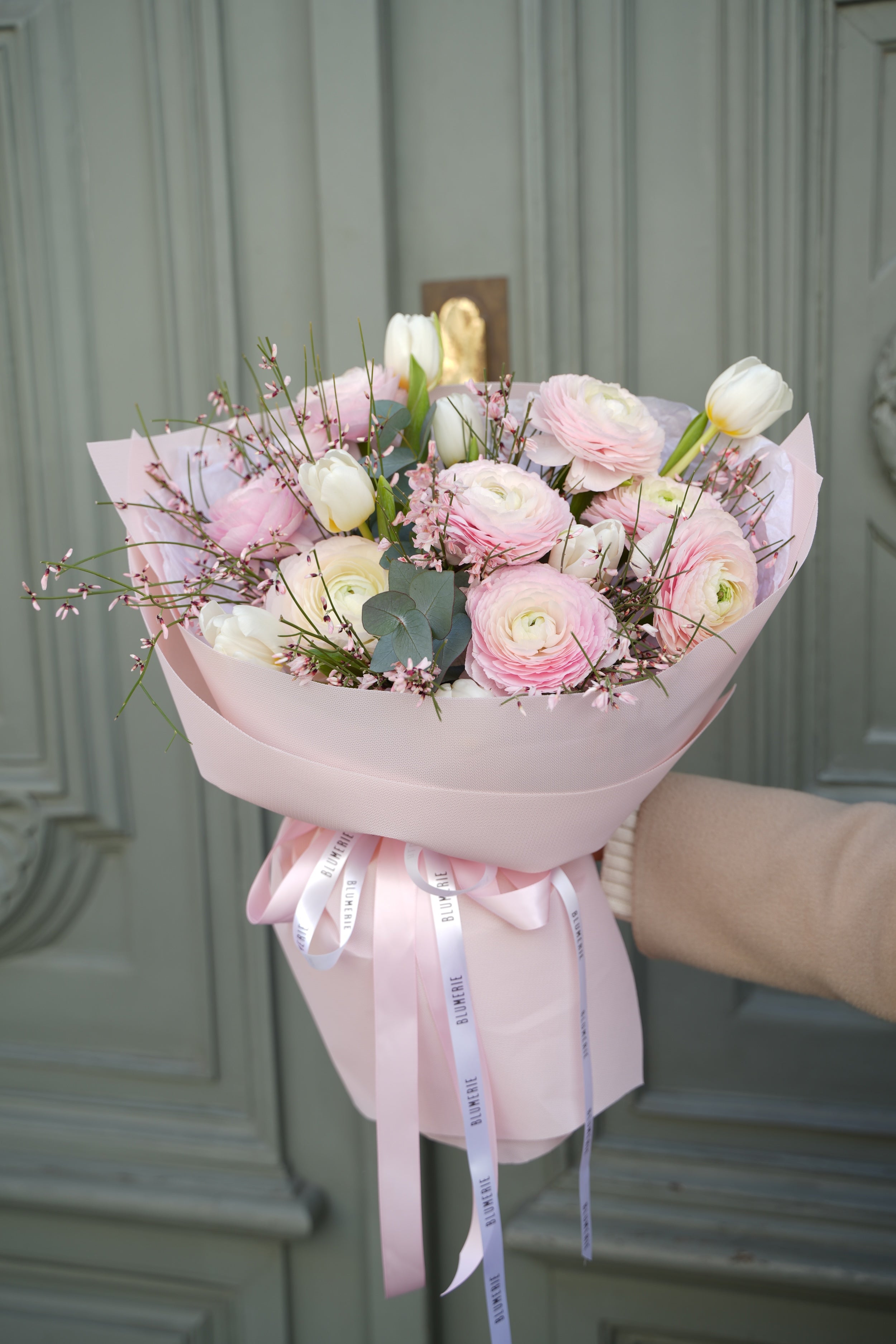 Blooming garden Medium