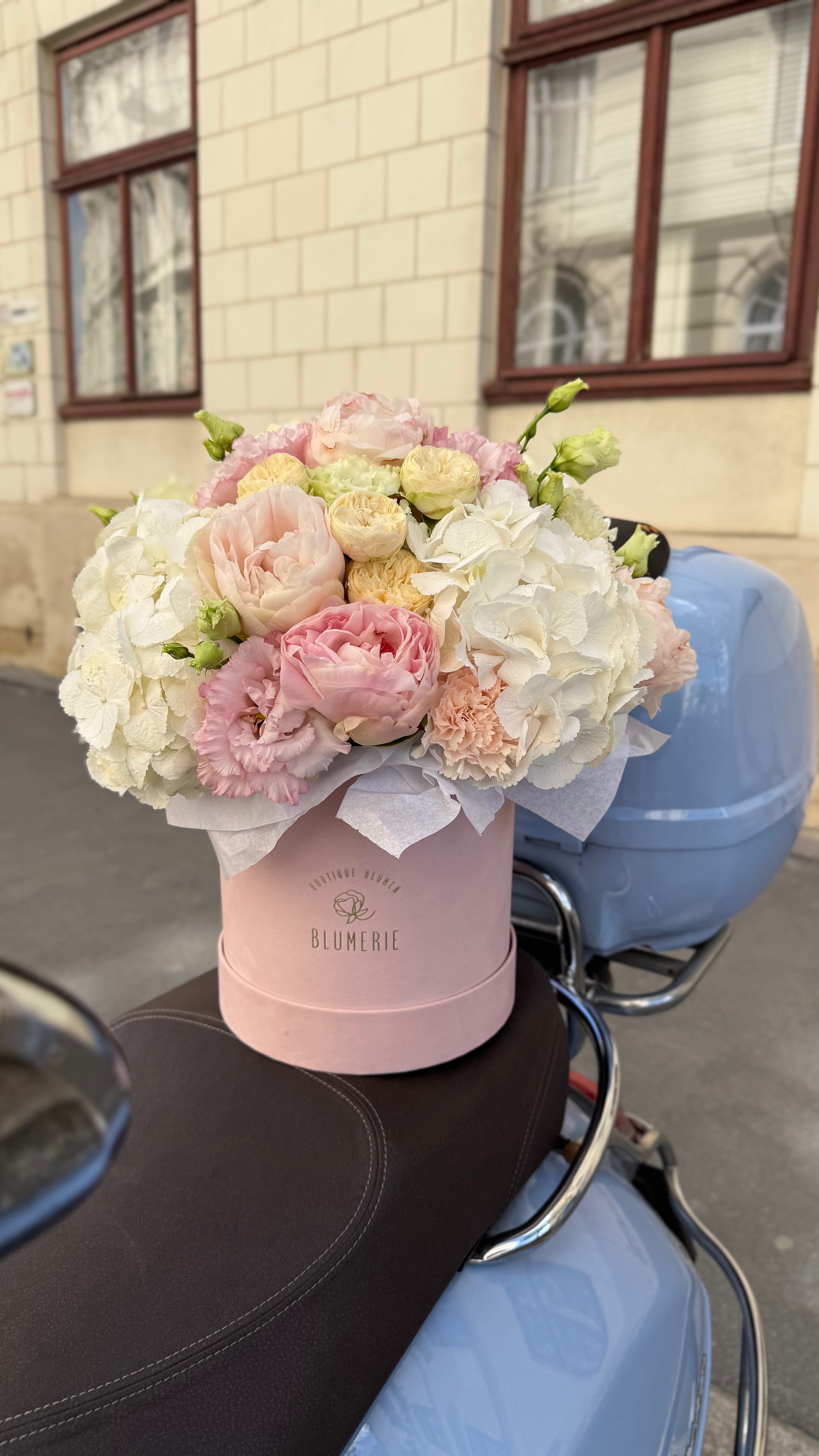 Soft peonie box