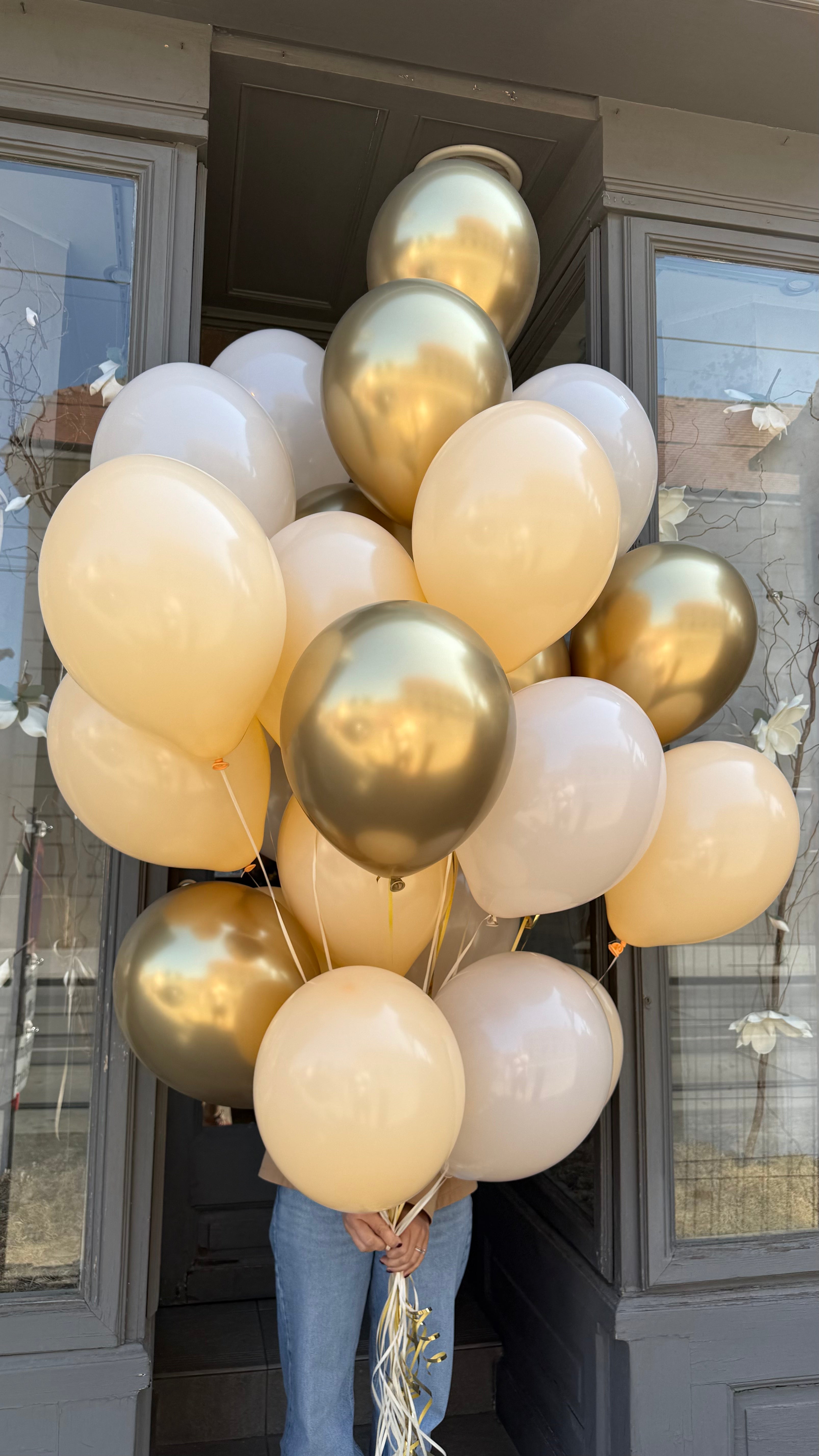 Beige dream balloons