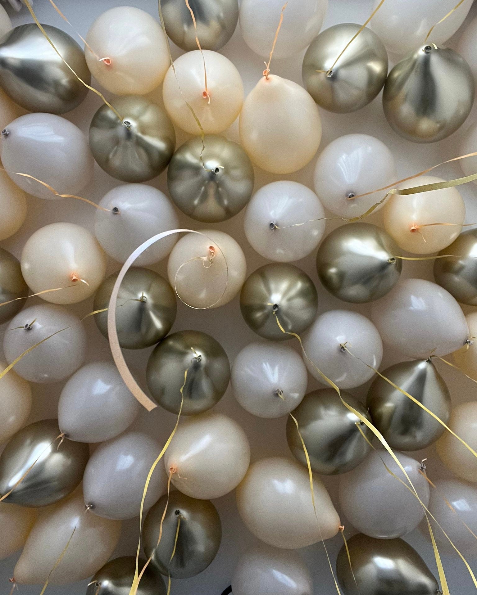 Mix of ceiling balloons