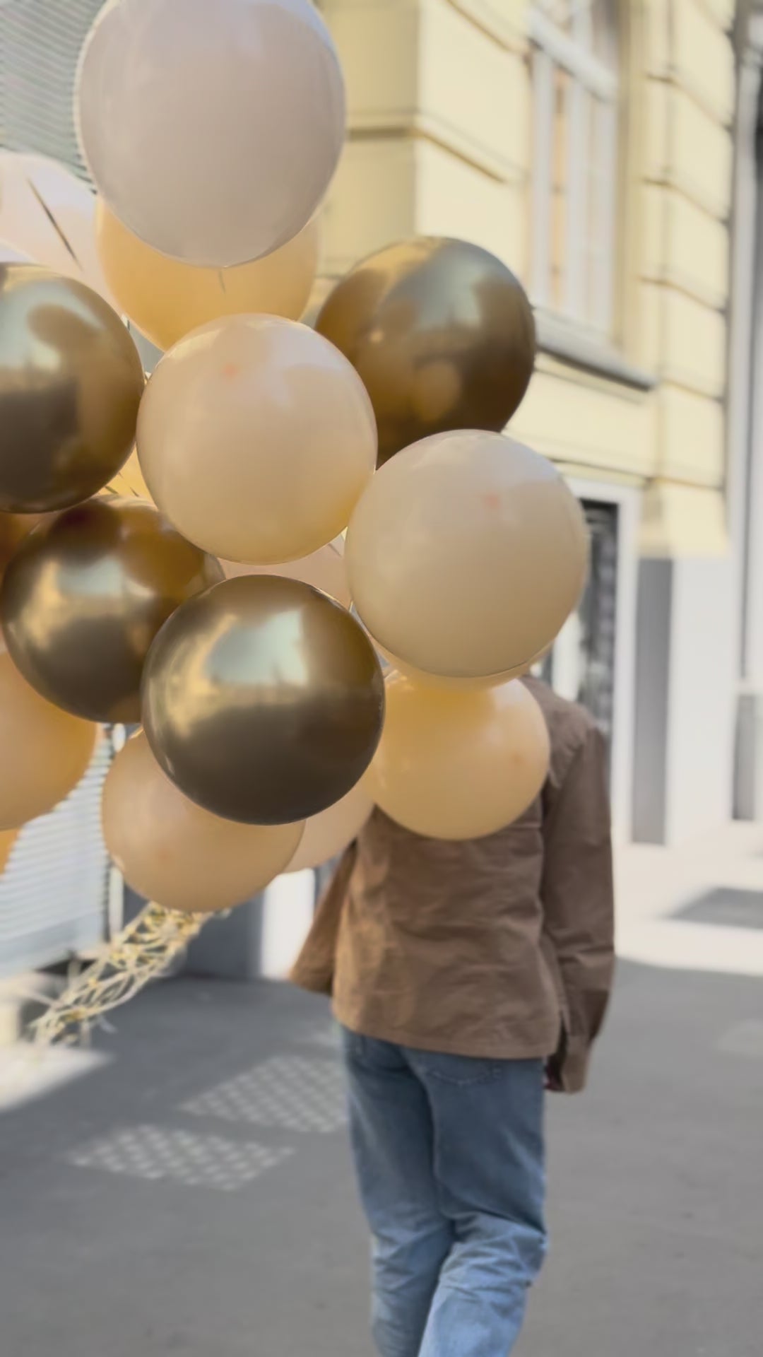 Load video: Beige dream balloons
